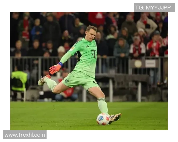 拜仁足球队星光璀璨球员阵容揭秘与赛季精彩瞬间回顾