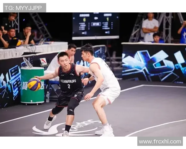 福州足球球星崛起:从草根到职业赛场的奋斗与荣耀 福州足球球星崛起:从草根到职业赛场的奋斗与荣耀