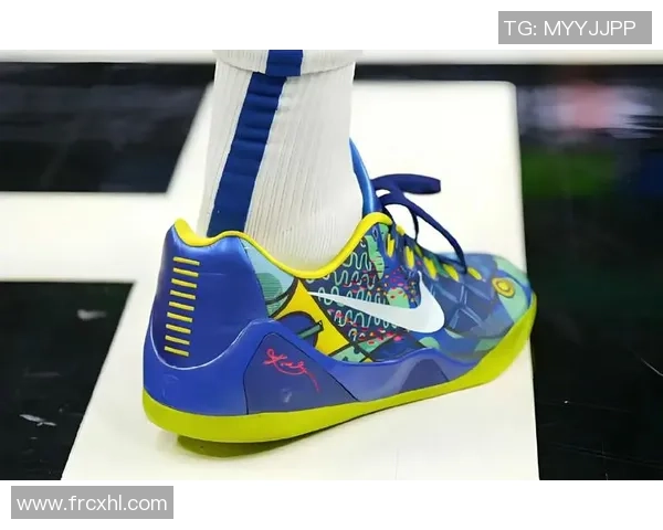 穿高帮足球鞋的明星球员盘点及其独特踢球风格分析